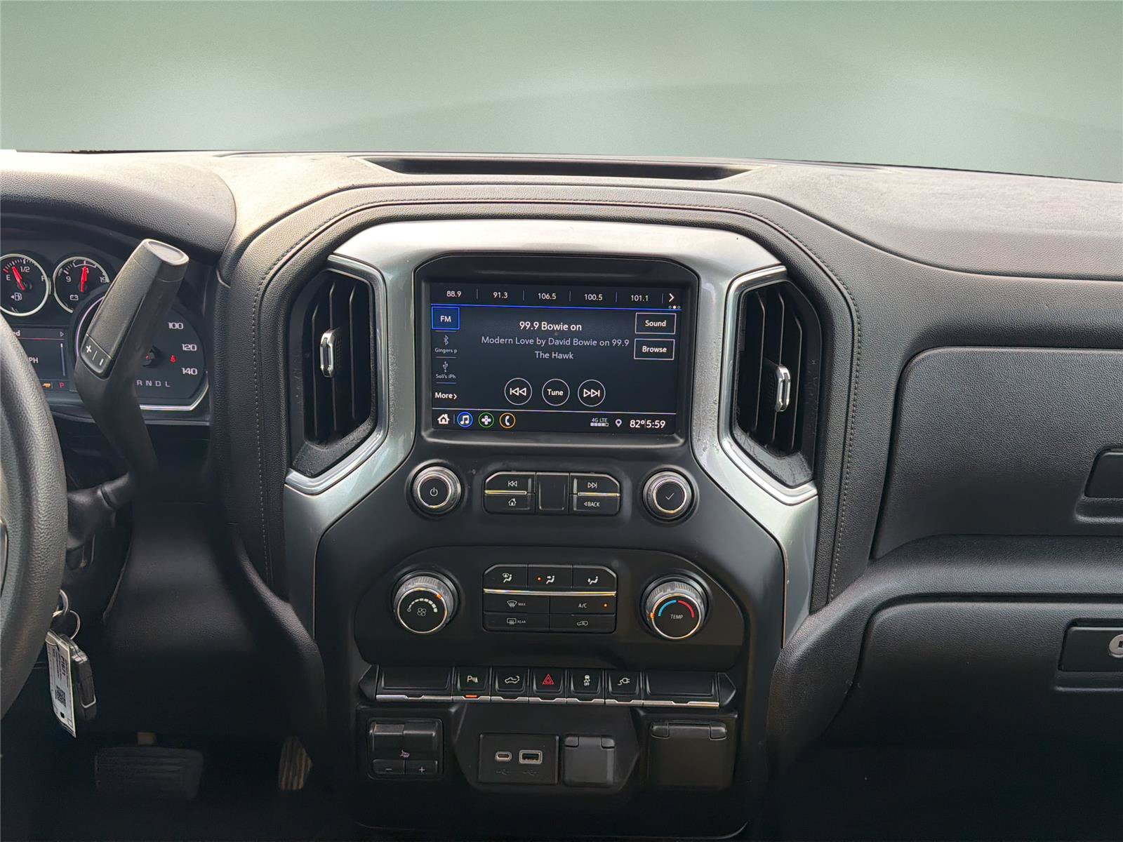 Used 2022 Chevrolet Silverado 2500 LT AWD/4WD image 10