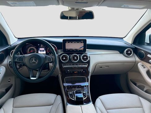 Used 2018 Mercedes-Benz GLC 300 4MATIC w/ Multimedia Package image 25