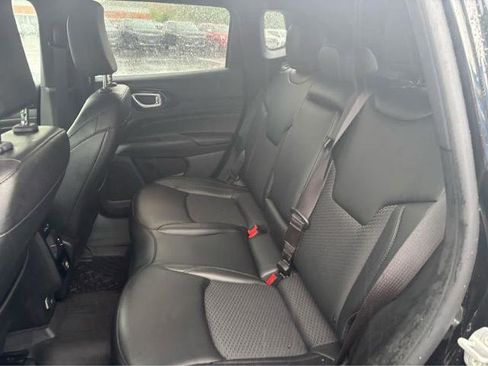 Used 2022 Jeep Compass Latitude w/ Sun and Sound Group image 19