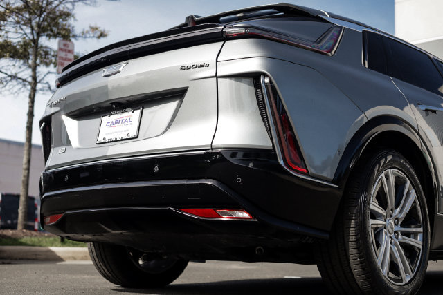 Used 2024 Cadillac Lyriq Tech w/ Driver Assist Package AWD/4WD image 24