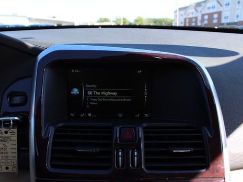Used 2015 Volvo XC60 T6 w/ Proximity Package AWD/4WD image 33