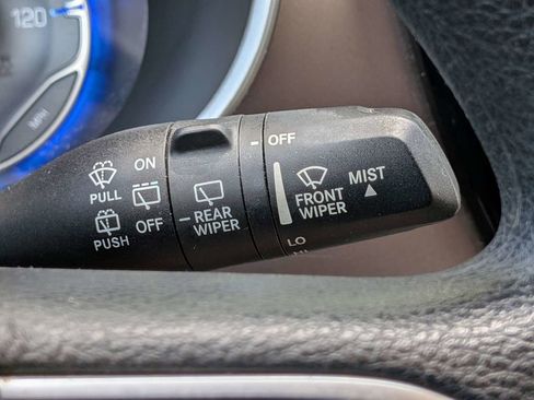 Used 2021 Chrysler Voyager Lxi FWD image 28