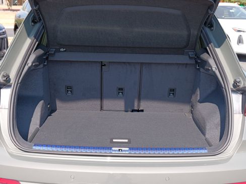 New 2025 Audi Q3 2.0T Premium image 37