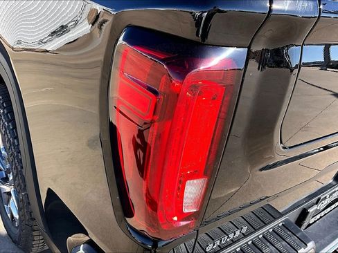 New 2026 GMC Sierra 1500 SLT image 36