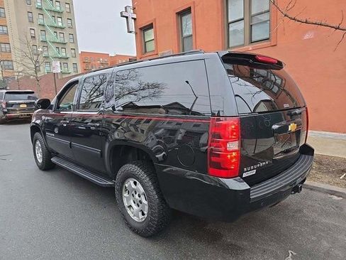 Used 2014 Chevrolet Suburban LS image 3