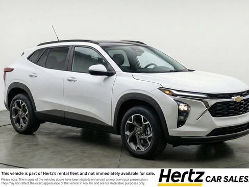 Used 2025 Chevrolet Trax LT w/ LT Convenience Package image 1