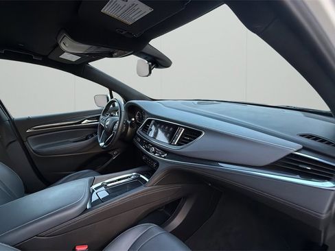 Used 2022 Buick Enclave Essence w/ Sport Touring Edition image 43