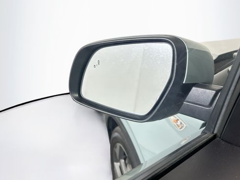 Used 2025 Hyundai Venue SEL FWD image 16