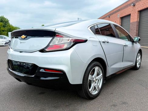 Used 2018 Chevrolet Volt LT FWD image 5