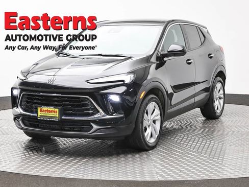Used 2024 Buick Encore GX Preferred FWD image 1