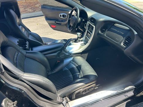Used 2003 Chevrolet Corvette Coupe w/ Preferred Equipment Group RWD image 11