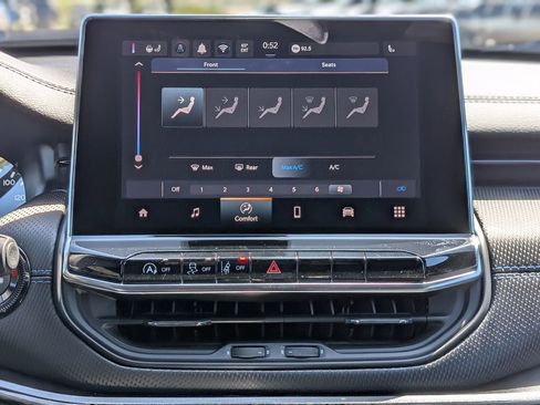 New 2026 Jeep Compass Latitude image 16