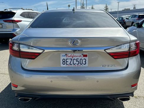 Used 2018 Lexus ES 350 w/ Navigation System Package FWD image 5