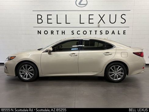 Used 2017 Lexus ES 300h FWD image 8