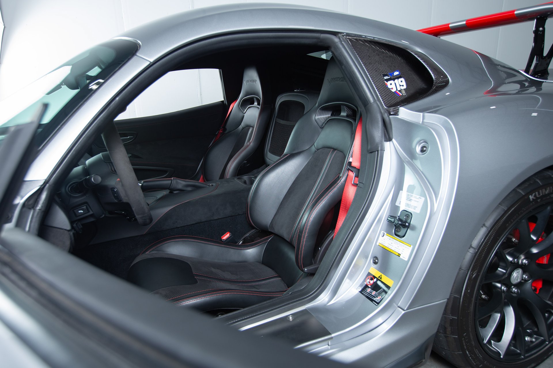 Used 2017 Dodge Viper ACR w/ Extreme Aero Package RWD image 18