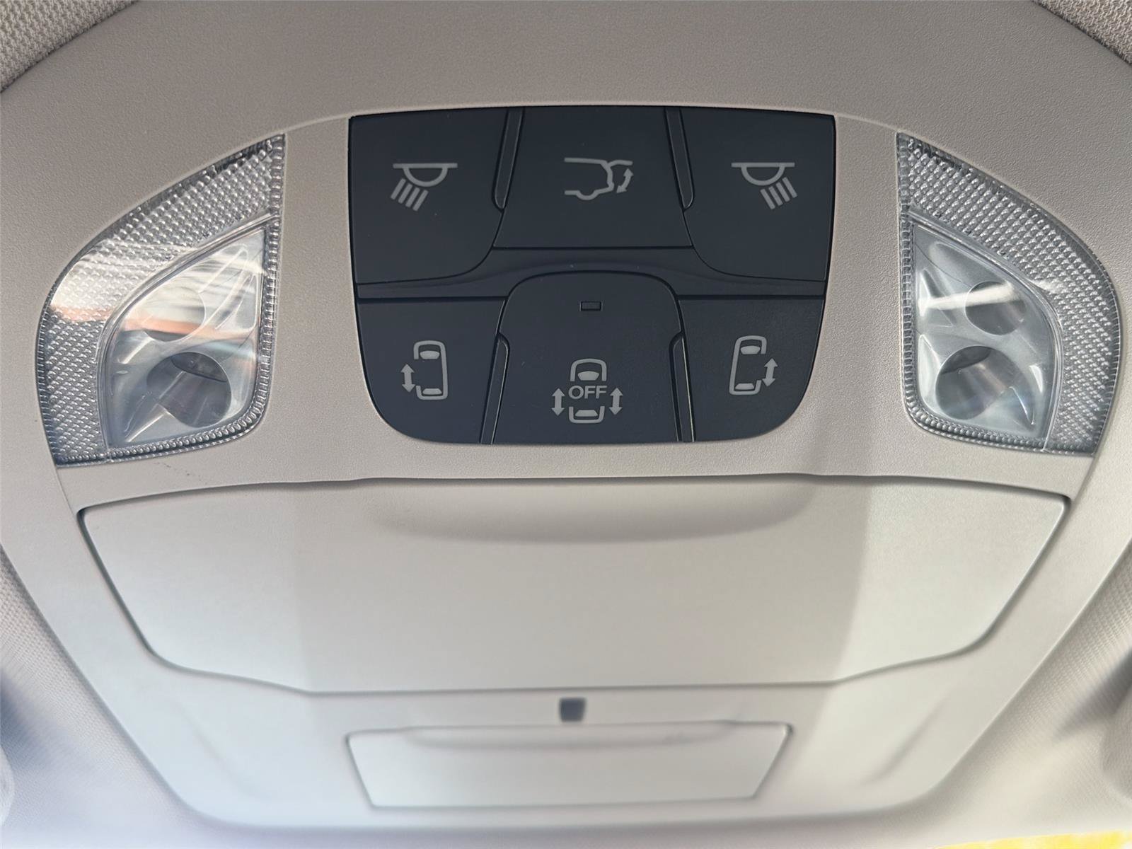 Used 2024 Chrysler Pacifica Touring-L FWD image 17