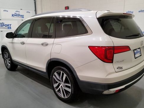 Certified 2017 Honda Pilot Touring image 5