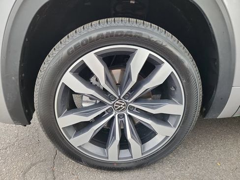 Used 2022 Volkswagen Atlas Cross Sport SEL Premium R-Line AWD/4WD image 15