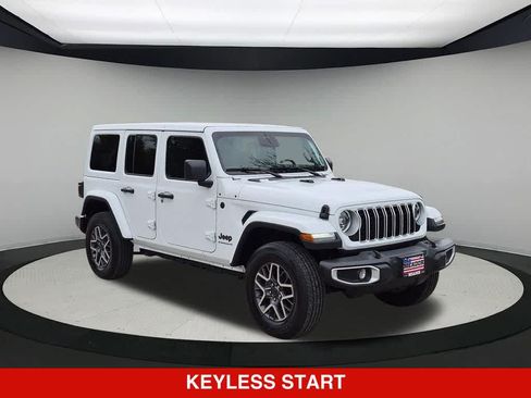 Used 2026 Jeep Wrangler Unlimited Sahara AWD/4WD image 8