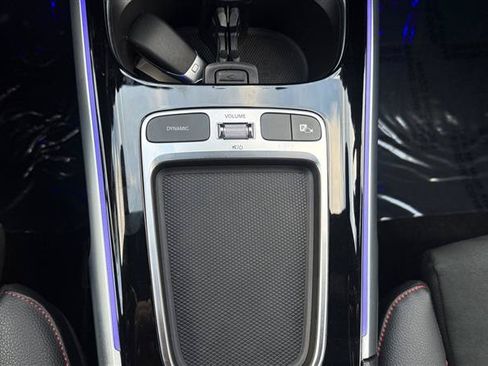 Used 2024 Mercedes-Benz GLB 250 image 36