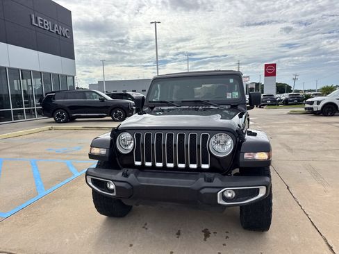 Used 2021 Jeep Wrangler Unlimited Sahara AWD/4WD image 7