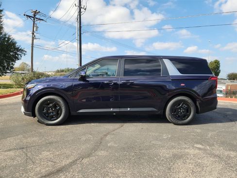 New 2026 Kia Carnival LXS image 4