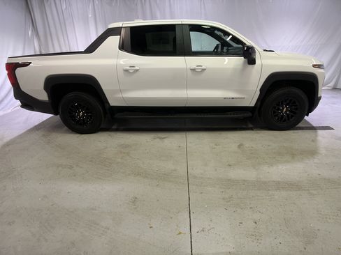 Used 2024 Chevrolet Silverado EV W/T image 12