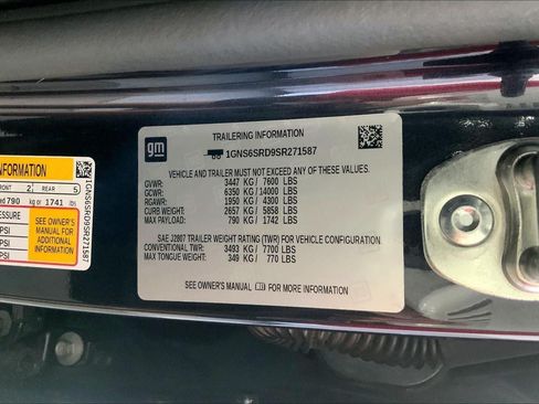 Used 2025 Chevrolet Tahoe Premier AWD/4WD image 31