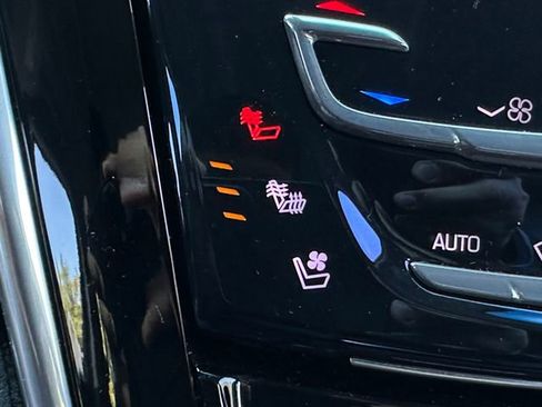 Used 2019 Cadillac Escalade 2WD image 31