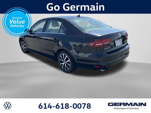 Used 2017 Volkswagen Jetta SE FWD image 4