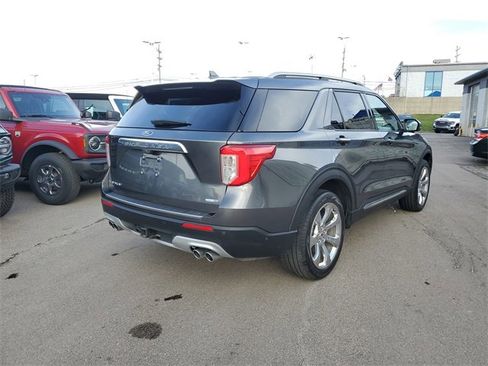 Used 2020 Ford Explorer Platinum w/ Premium Technology Package image 4