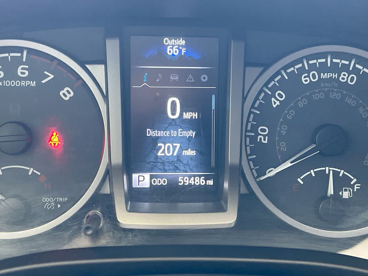 Used 2018 Toyota Tacoma SR5 AWD/4WD image 15