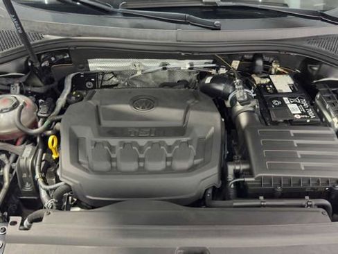 Used 2024 Volkswagen Tiguan SE R-Line FWD image 39