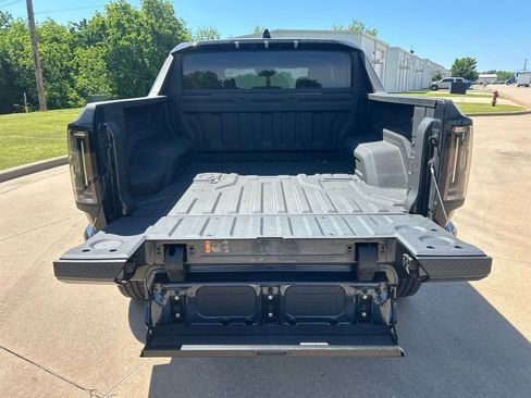 Used 2025 GMC Hummer EV 2X AWD/4WD image 4