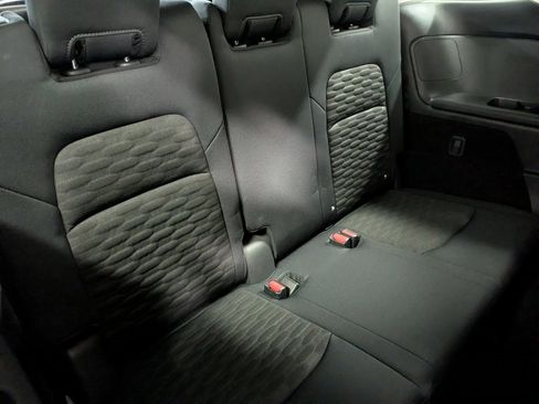 Used 2024 Nissan Pathfinder SV image 26