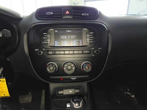 Used 2018 Kia Soul FWD image 31