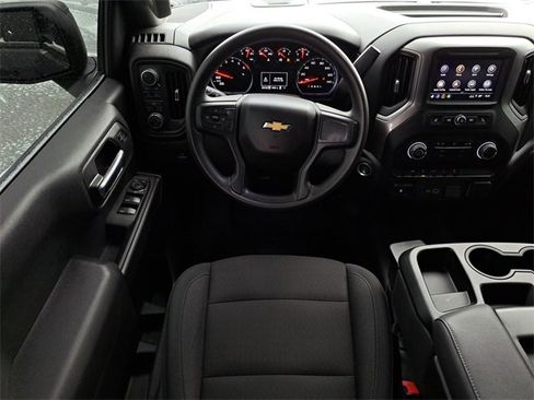 Used 2025 Chevrolet Silverado 1500 Custom image 12