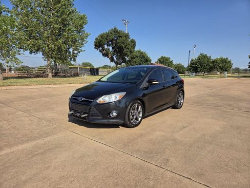 Used 2013 Ford Focus SE FWD image 3