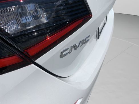 Used 2025 Honda Civic Sport image 12