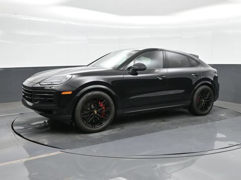Certified 2024 Porsche Cayenne S w/ Premium Package Plus (PP1) AWD/4WD image 1