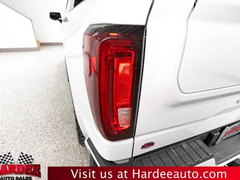 Used 2023 GMC Sierra 1500 AT4 w/ AT4 Preferred Package AWD/4WD image 8