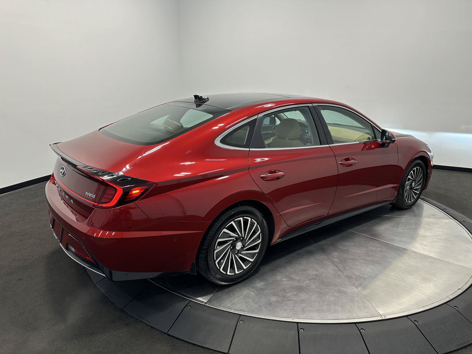 Certified 2023 Hyundai Sonata Limited w/ Cargo Package FWD image 7