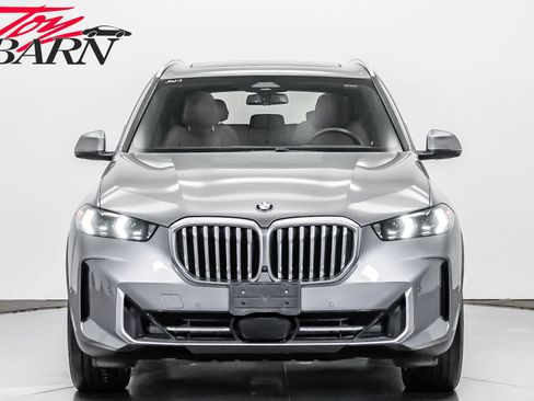 Used 2024 BMW X5 xDrive40i w/ Parking Assistance Package AWD/4WD image 8