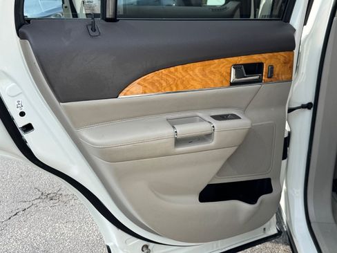 Used 2012 Lincoln MKX AWD image 15