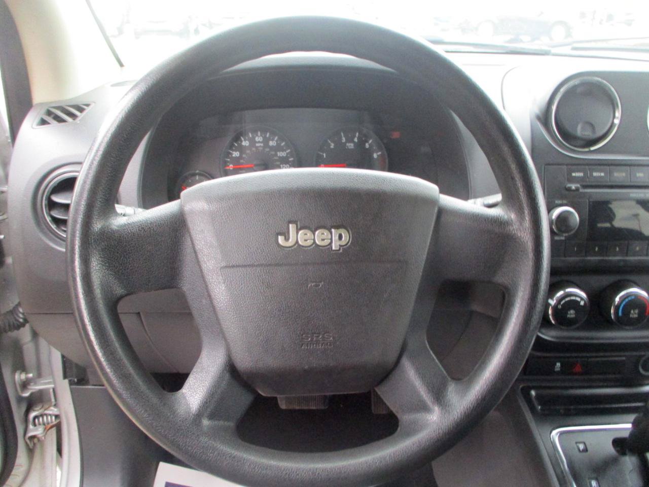 Used 2010 Jeep Compass Sport FWD image 12