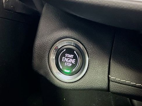 Used 2022 Buick Envision Avenir w/ Technology Package II image 16