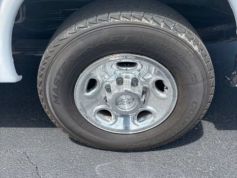 Used 2019 Chevrolet Express 3500 LT w/ LT Preferred Equipment Group RWD image 9