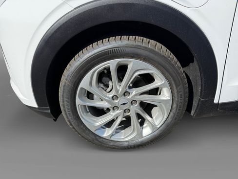 New 2027 Chevrolet Bolt LT w/ Comfort Package image 9