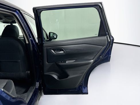 Used 2025 Nissan Rogue SV FWD image 29