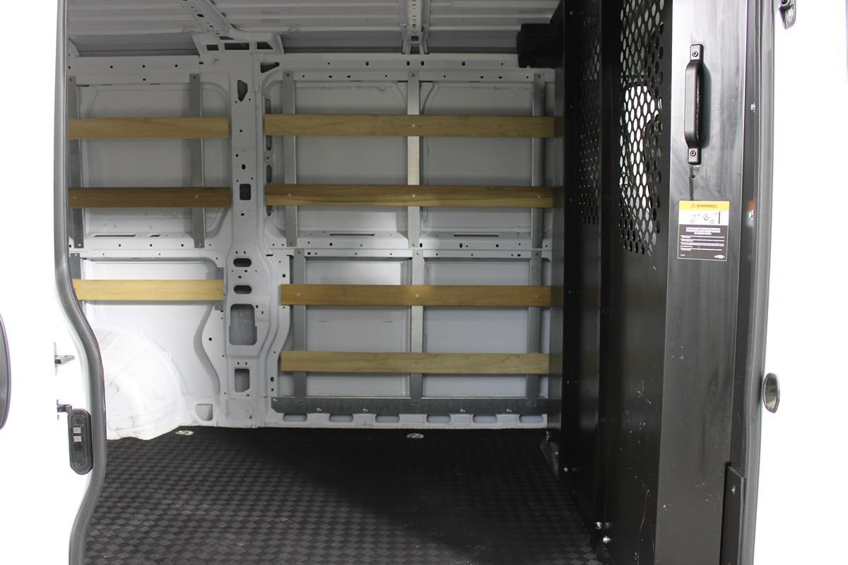 Used 2025 RAM ProMaster 2500 w/ U-Haul Equipment Group FWD image 33